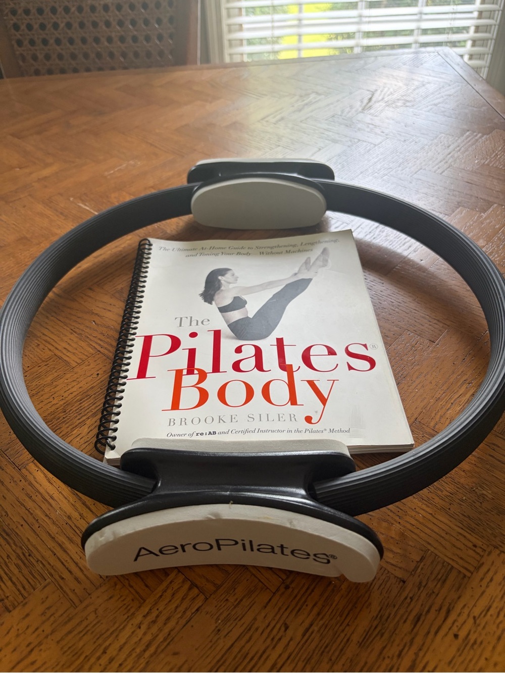 AeroPilates Pilates Magic circle and book